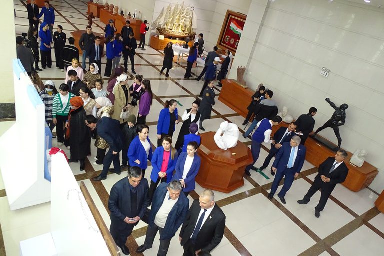 Таҳти унвони “Ҳунари пайкарасозӣ” намоиш ифтитоҳ гардид