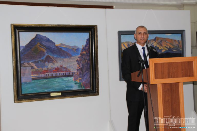 Ифтитоҳи намоиш таҳти унвони “Манзаранигор”