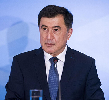 Владимир Норов